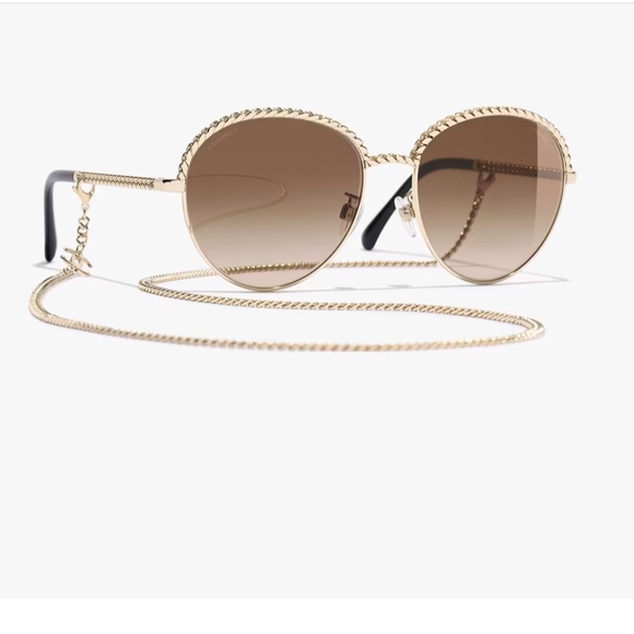 Timeless CHANEL sunglasses with chain,authentic. Sold out out everywhere. - Picture 4 of 12